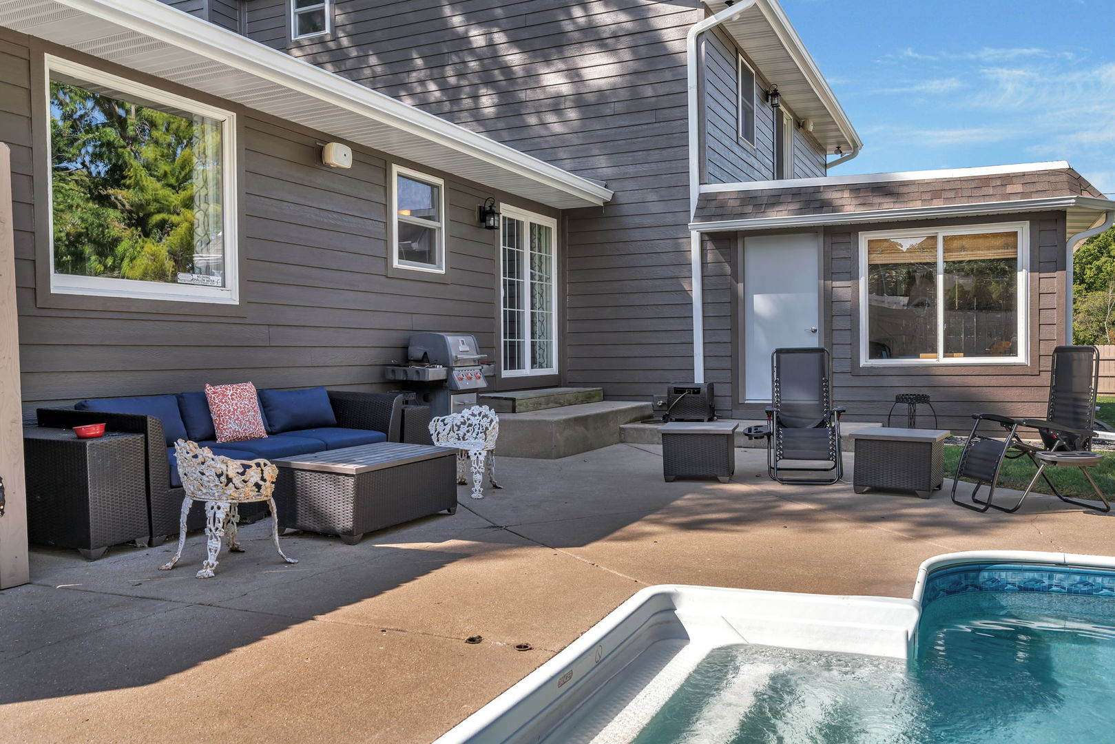 Joliet, Illinois, 60431, United States, 3 Bedrooms Bedrooms, ,3 BathroomsBathrooms,Residential,For Sale,1989625