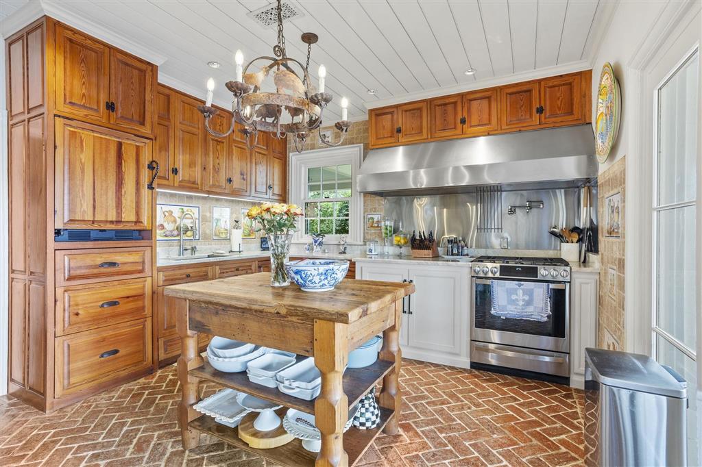 Lake Charles, Louisiana, 70605, United States, 4 Bedrooms Bedrooms, ,6 BathroomsBathrooms,Residential,For Sale,2026248