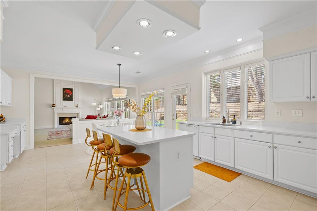 Roswell, Georgia, 30075, United States, 4 Bedrooms Bedrooms, ,3 BathroomsBathrooms,Residential,For Sale,1986078