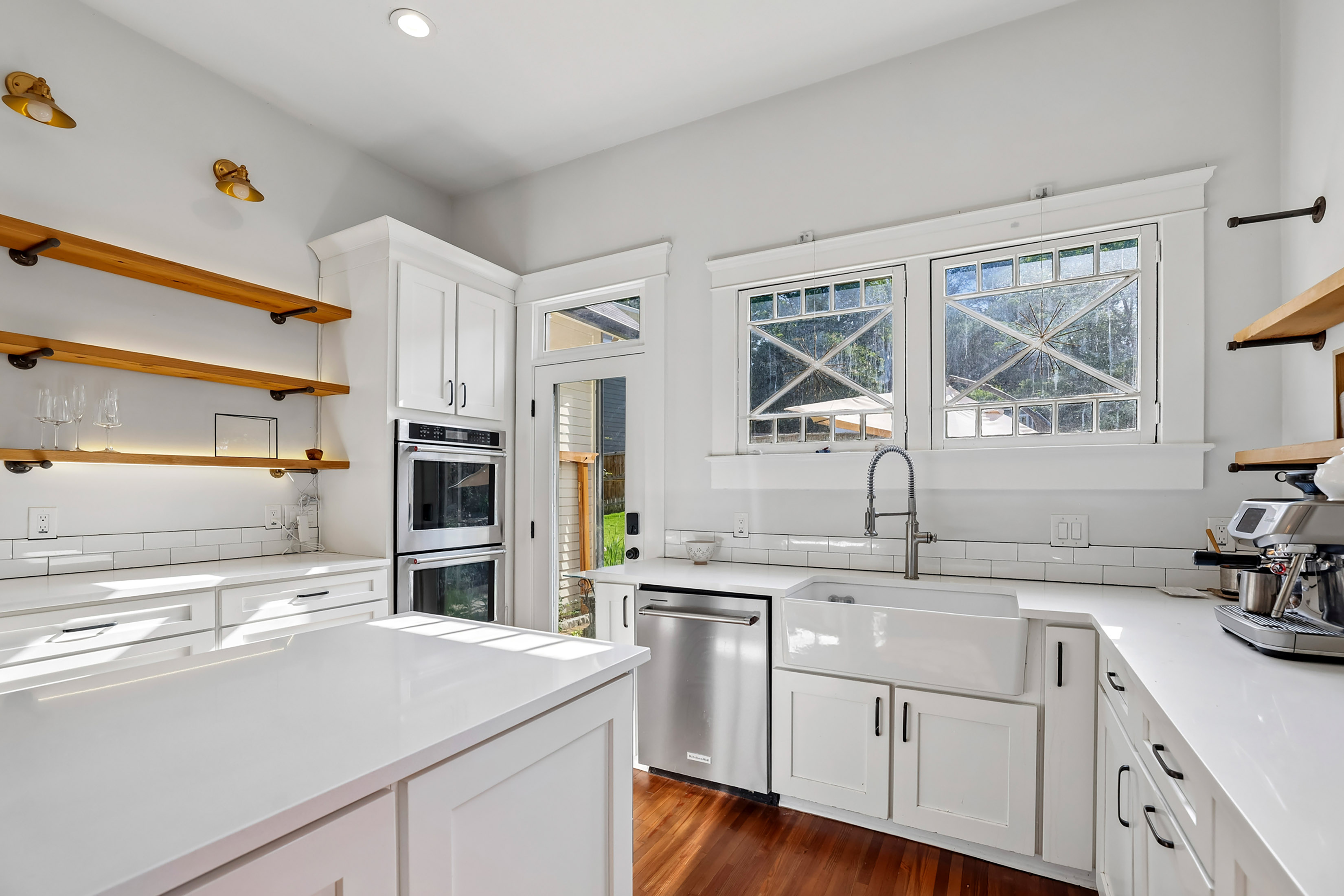  Renovated Bungalow Blends Historic Atlanta Character with Modern Luxury - 物件實景