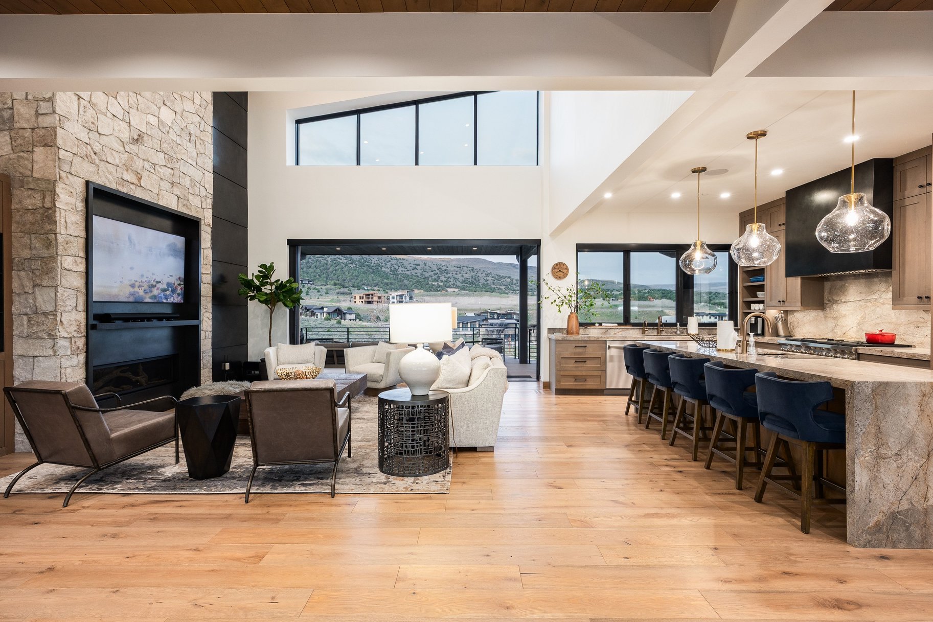  New Mountain Contemporary Home on Rare Double Lot with Timp Views - 物件實景