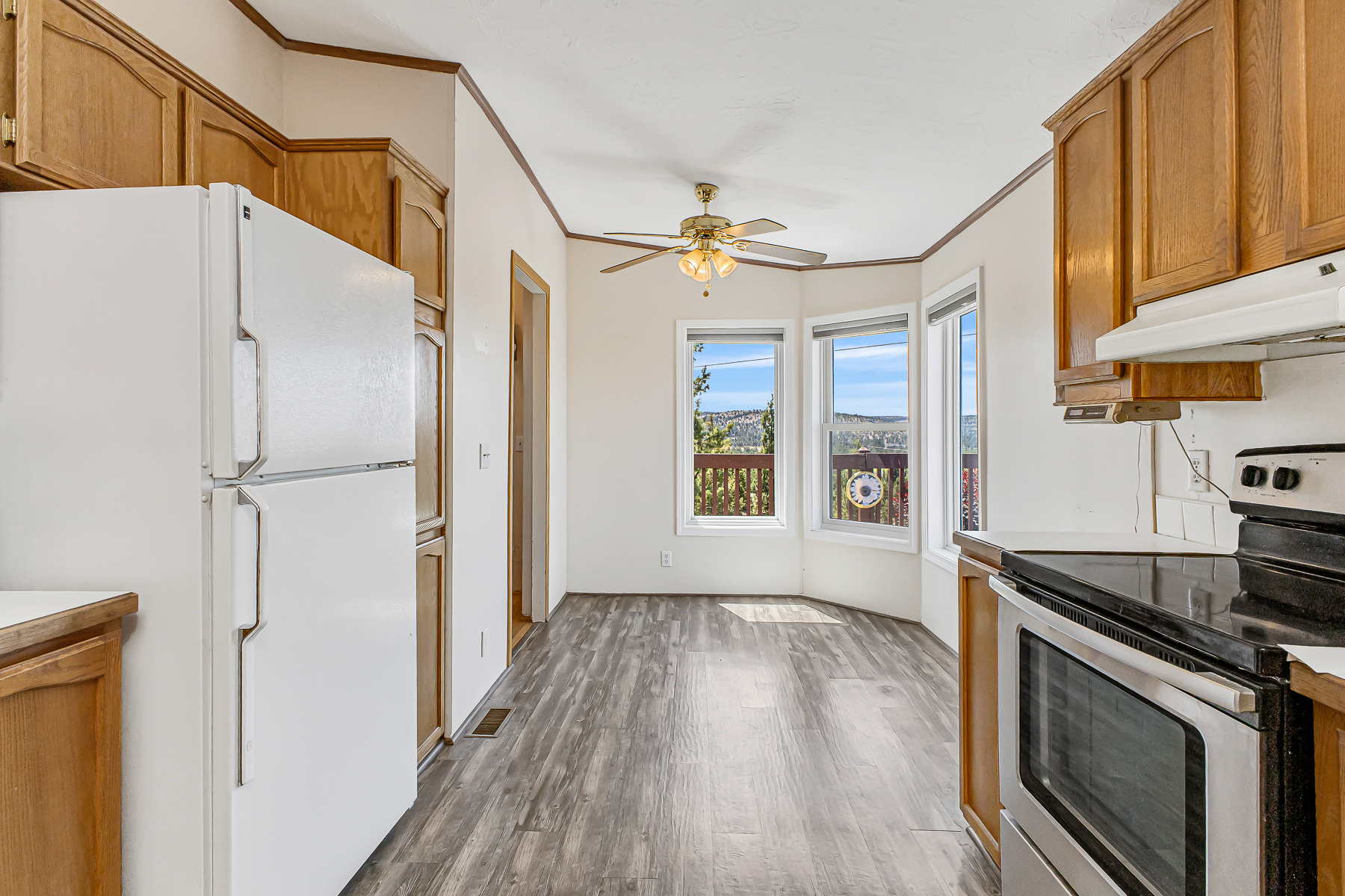 Prineville, Oregon, 97754, United States, 3 Bedrooms Bedrooms, ,2 BathroomsBathrooms,Residential,For Sale,1885821