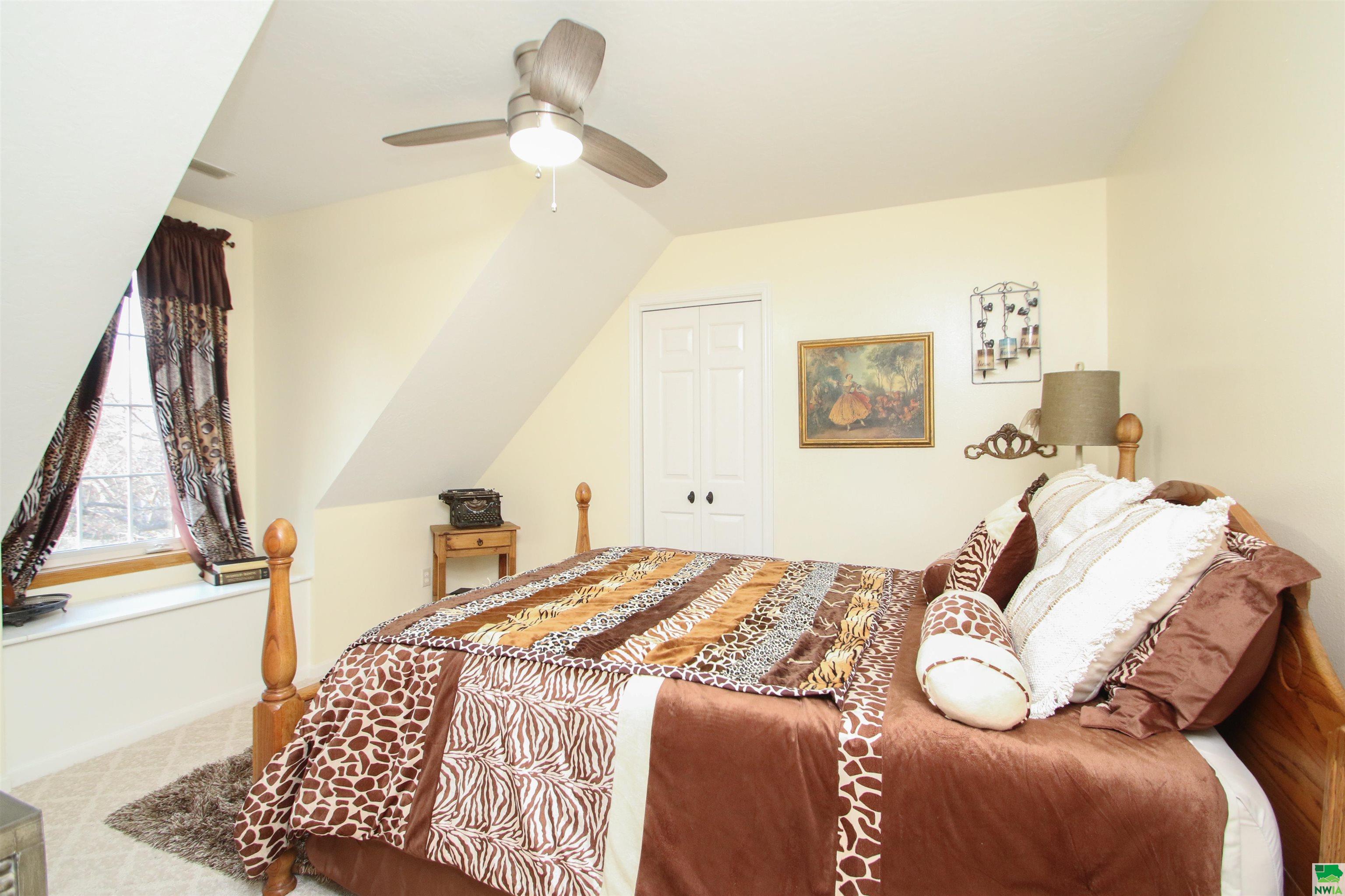 Dakota Dunes, South Dakota, 57049, United States, 5 Bedrooms Bedrooms, ,4 BathroomsBathrooms,Residential,For Sale,1928249