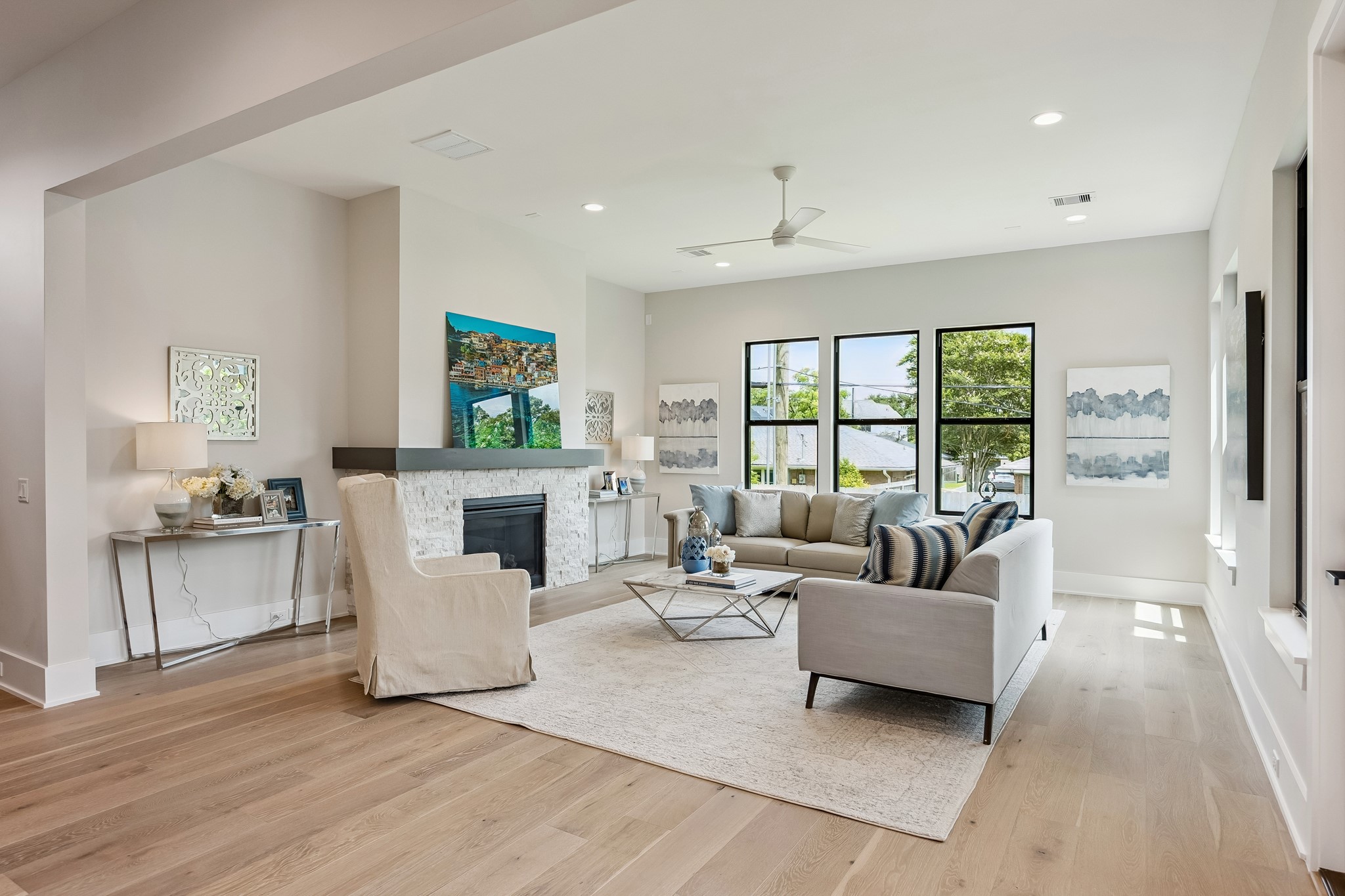  2214 Chantilly Lane - 物件實景