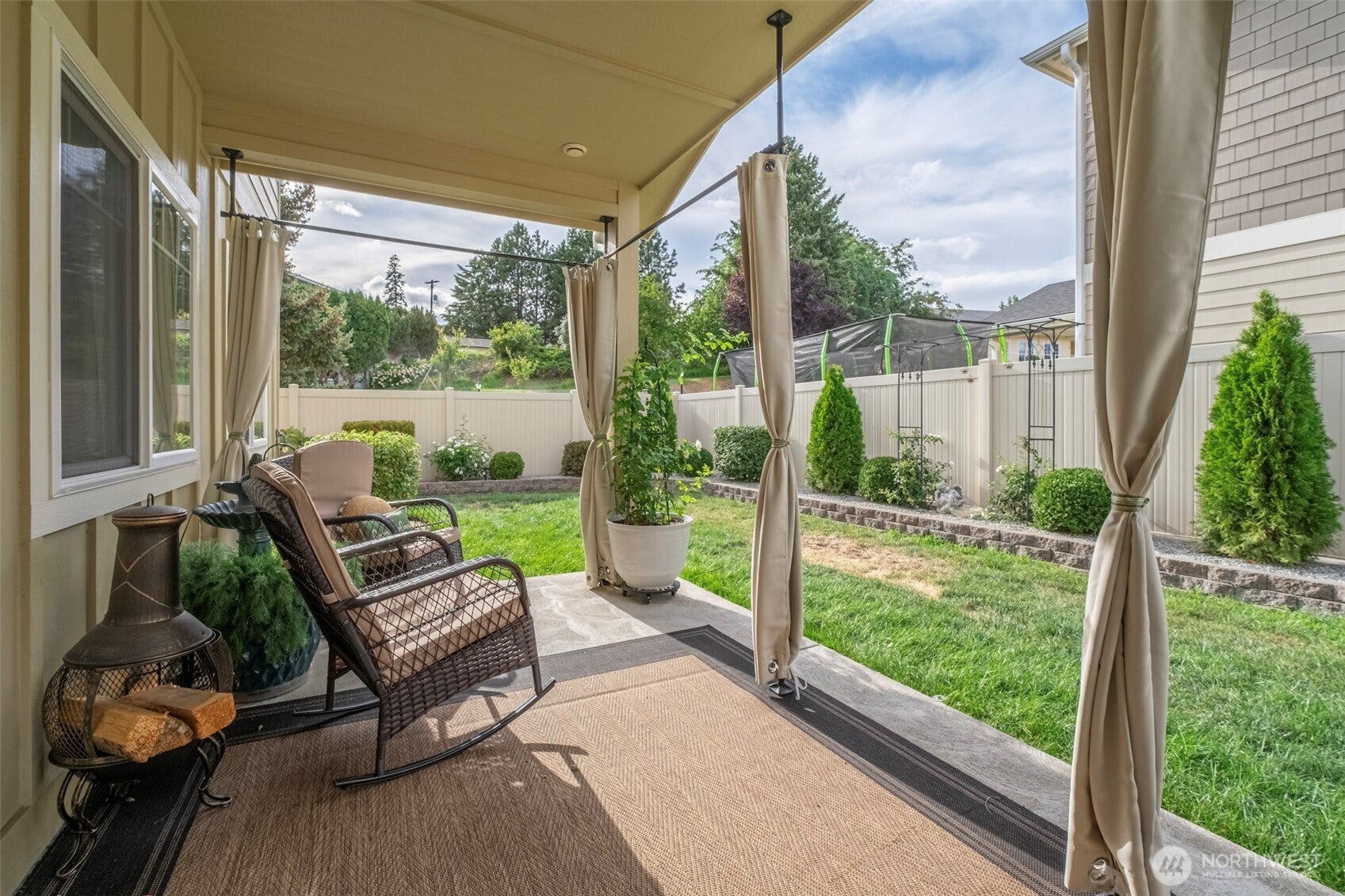 Wenatchee, Washington, 98801, United States, 3 Bedrooms Bedrooms, ,3 BathroomsBathrooms,Residential,For Sale,1998254