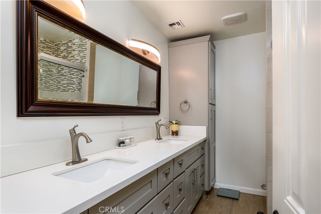 Granada Hills, California, 91344, United States, 4 Bedrooms Bedrooms, ,2 BathroomsBathrooms,Residential,For Sale,1983856