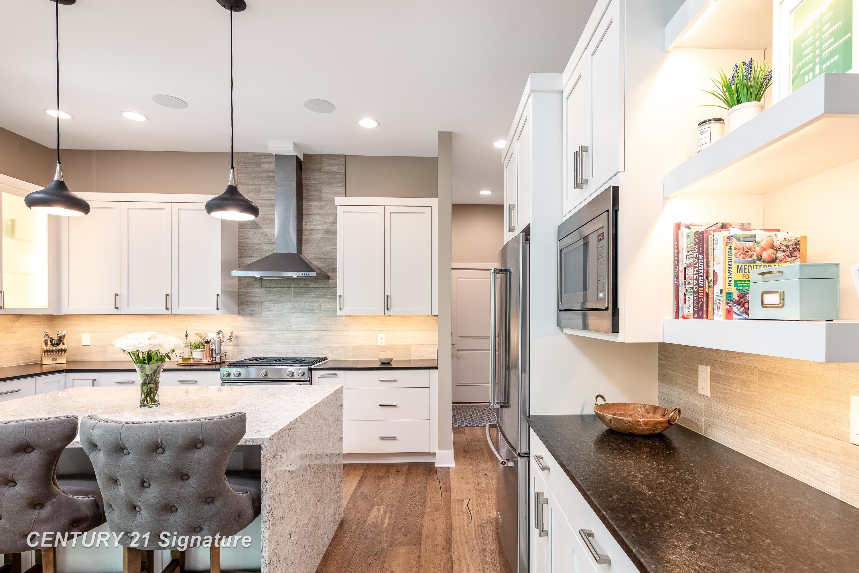 Midland, Michigan, 48642, United States, 4 Bedrooms Bedrooms, ,5 BathroomsBathrooms,Residential,For Sale,1975618