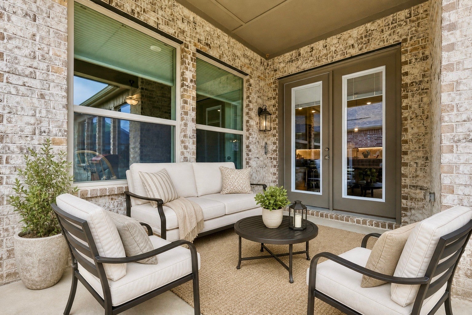 Arlington, Texas, 76005, United States, 2 Bedrooms Bedrooms, ,2 BathroomsBathrooms,Residential,For Sale,2037272