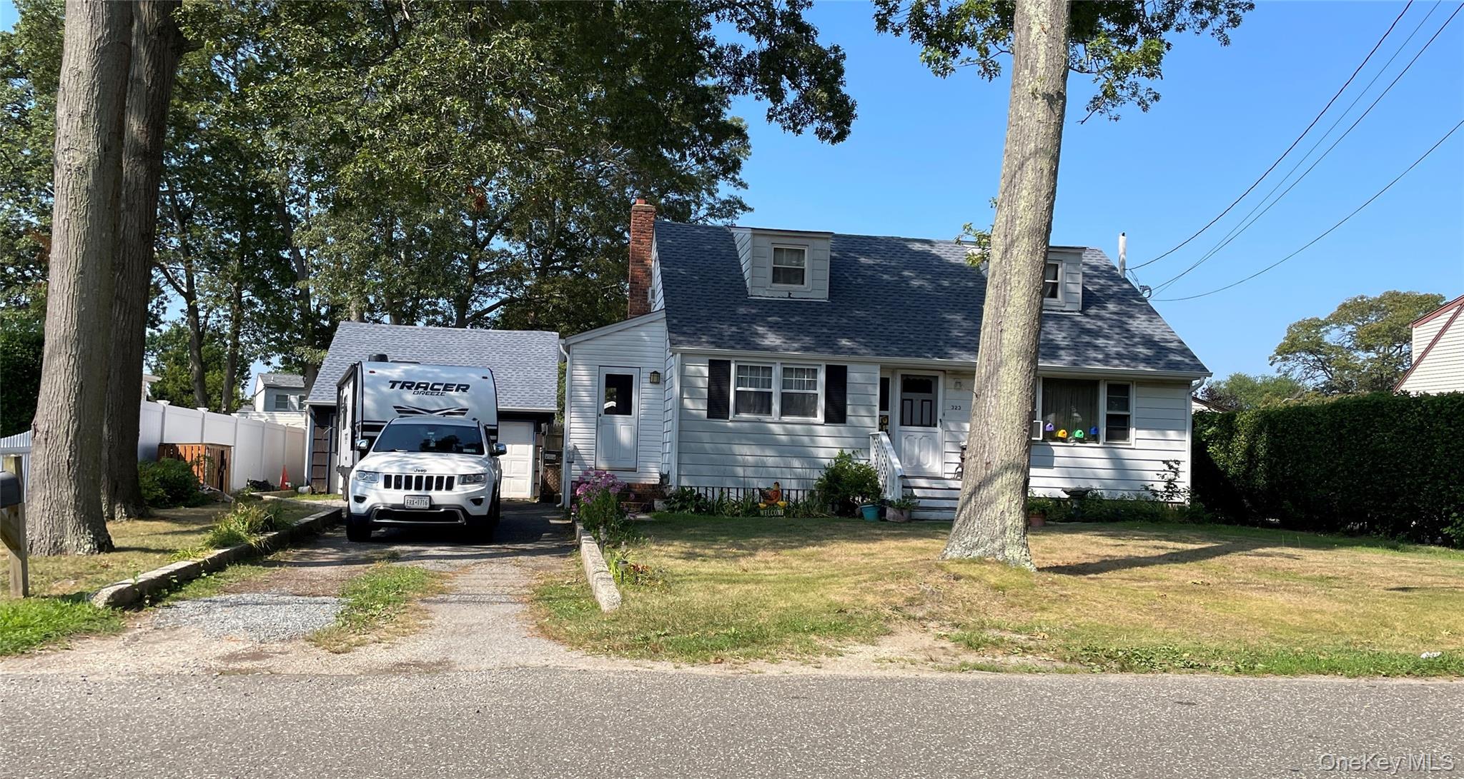 Lindenhurst, New York, 11757, United States, 4 Bedrooms Bedrooms, ,2 BathroomsBathrooms,Residential,For Sale,1989888