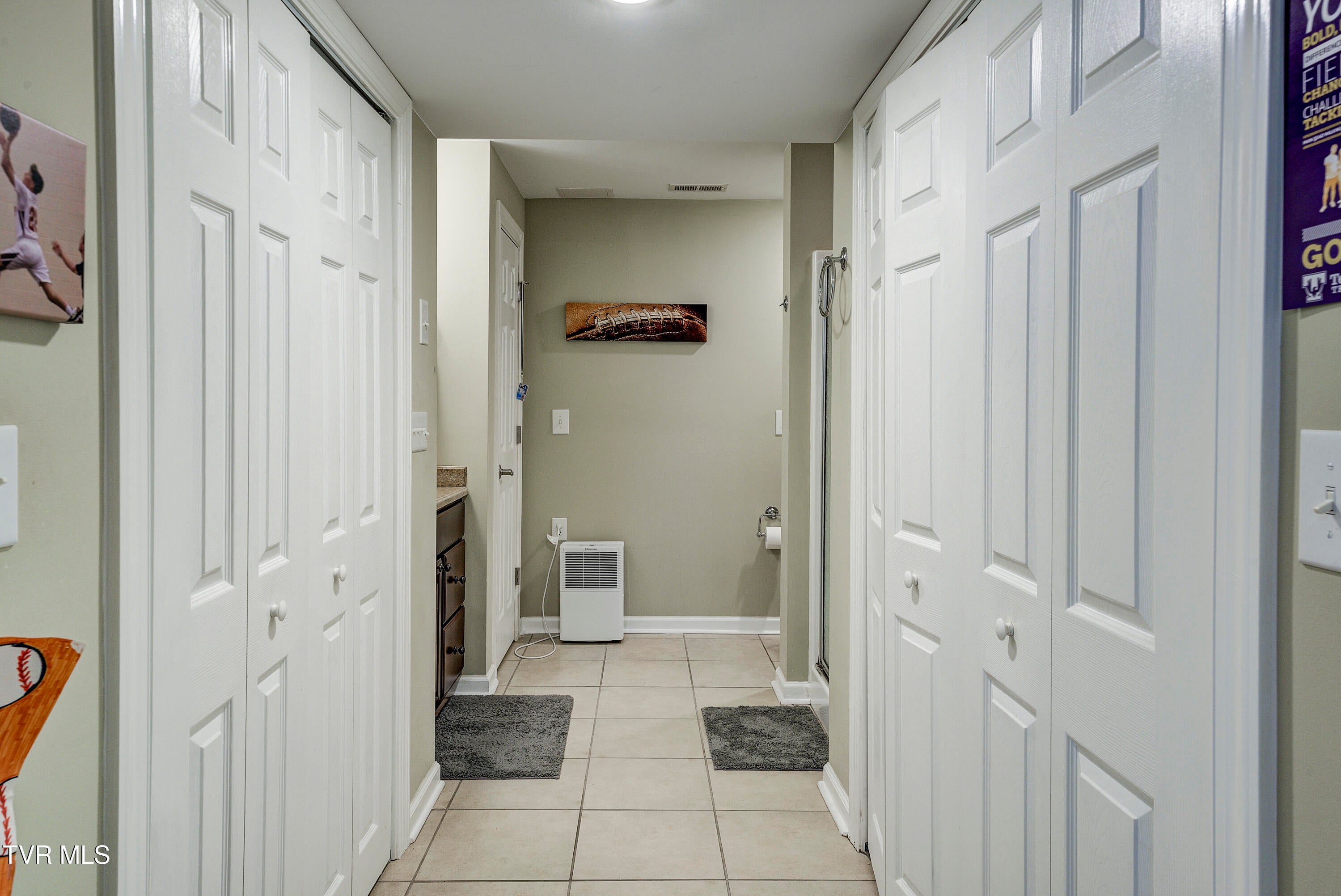 Johnson City, Tennessee, 37604, United States, 5 Bedrooms Bedrooms, ,3 BathroomsBathrooms,Residential,For Sale,1964815