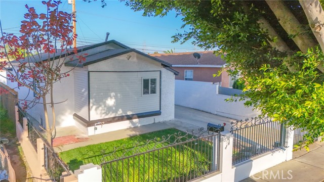 Los Angeles, California, 90002, United States, 3 Bedrooms Bedrooms, ,2 BathroomsBathrooms,Residential,For Sale,1928676