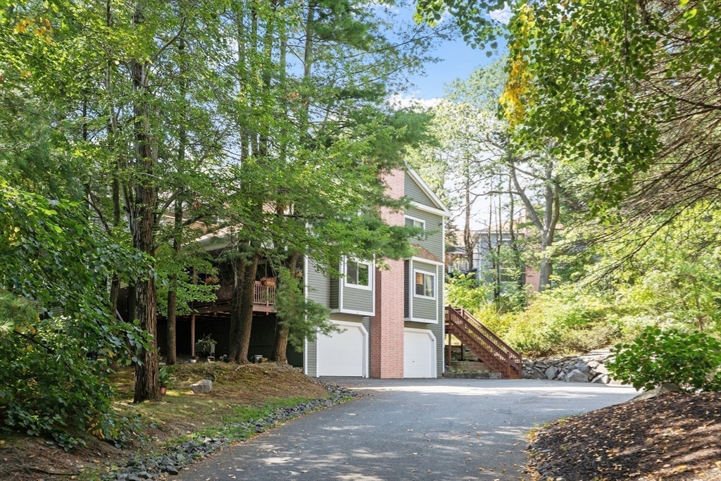 Salem, Massachusetts, 01970, United States, 2 Bedrooms Bedrooms, ,3 BathroomsBathrooms,Residential,For Sale,1932655