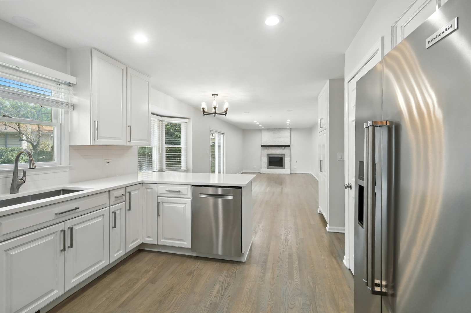 Deerfield, Illinois, 60015, United States, 4 Bedrooms Bedrooms, ,3 BathroomsBathrooms,Residential,For Sale,1933252