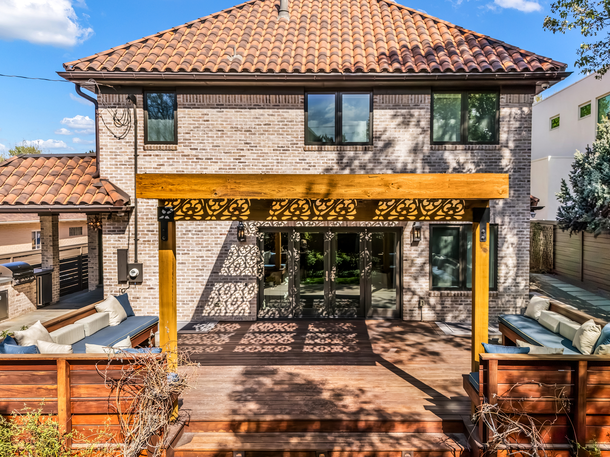  Beautifully Reimagined Custom Home - 物件實景