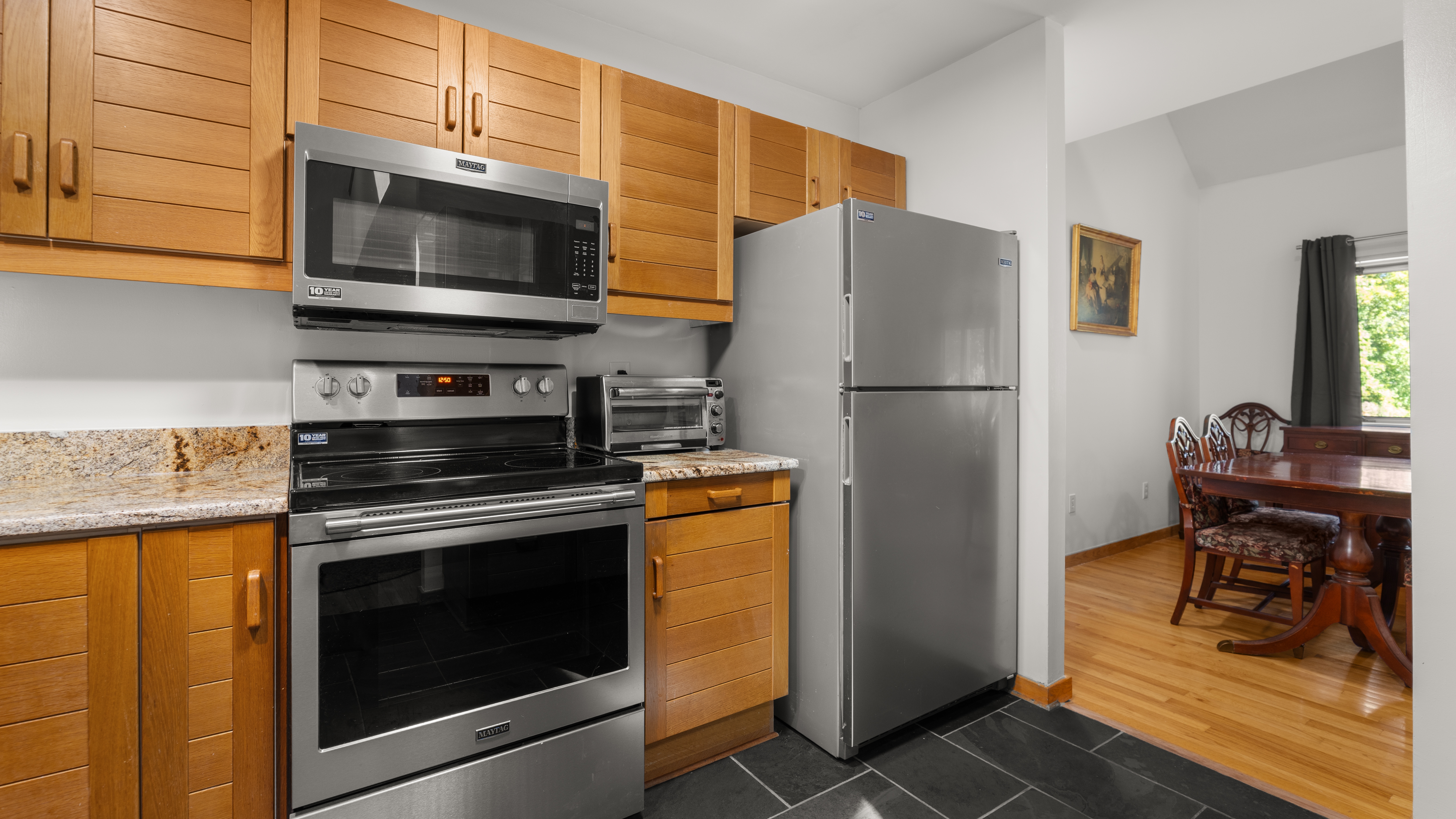  Stunning 2.4-Acre Retreat in Cornwall Estates: Updated & Move-In Ready - 物件實景