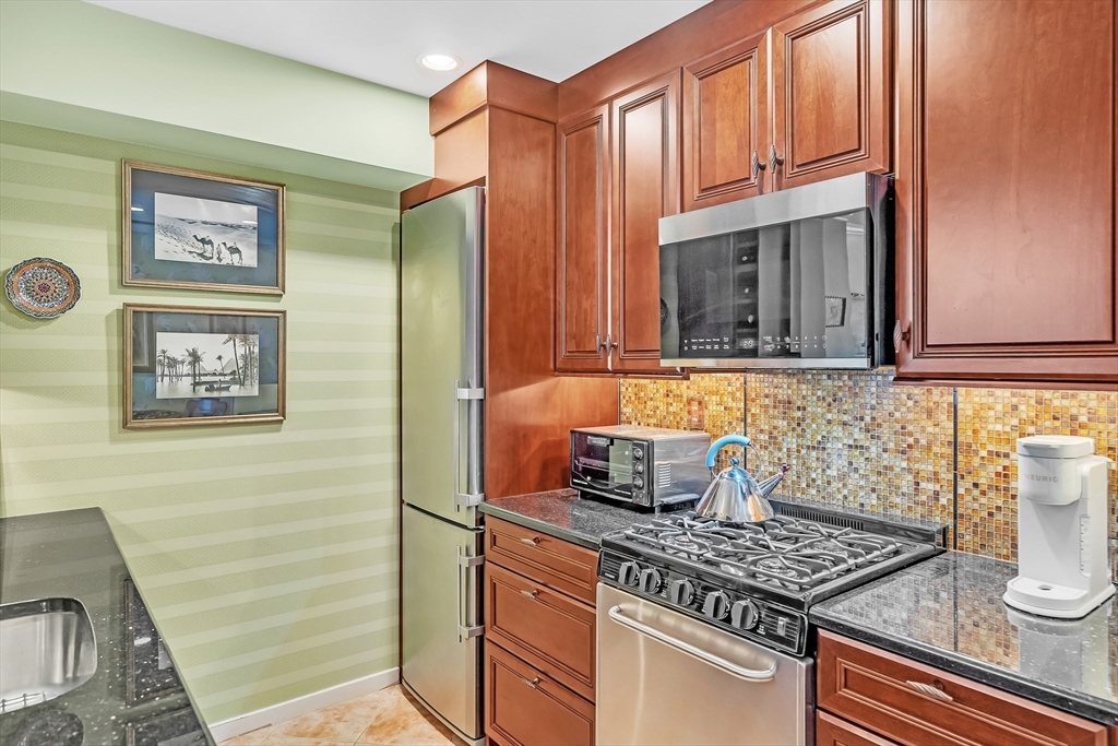 Cambridge, Massachusetts, 02141, United States, 2 Bedrooms Bedrooms, ,2 BathroomsBathrooms,Residential,For Sale,1913406