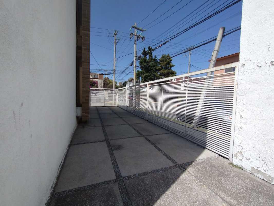 Fracc. Col?n Echegaray, Naucalpan de Juárez, Estado de México, 53300, Mexico, 3 Bedrooms Bedrooms, ,3 BathroomsBathrooms,Residential,For Sale,Fracc. Col?n Echegaray,1628182