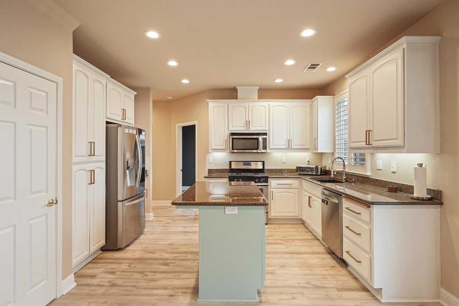 Valley Springs, California, 95252, United States, 3 Bedrooms Bedrooms, ,3 BathroomsBathrooms,Residential,For Sale,2005908