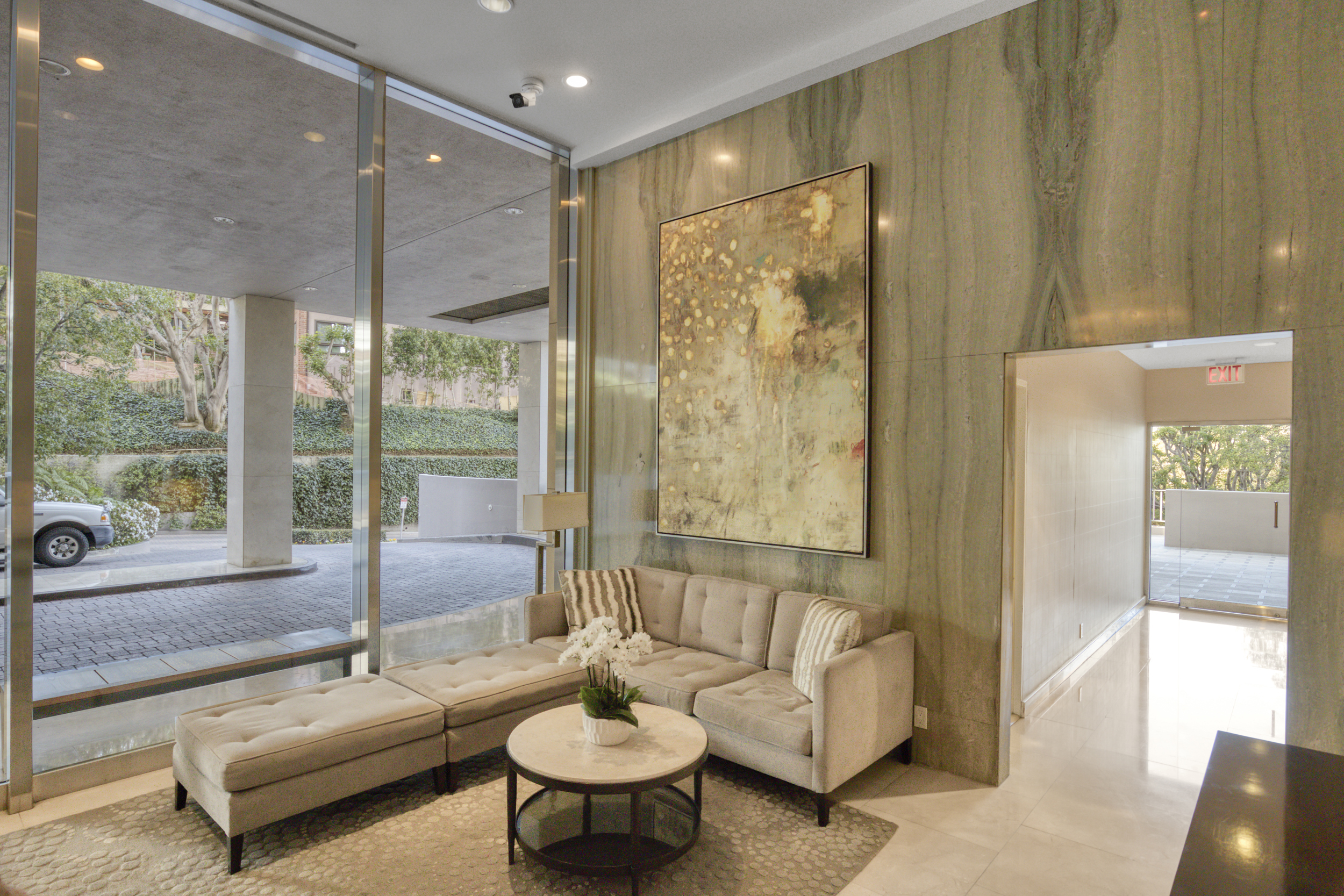  865 Comstock Ave - 物件實景