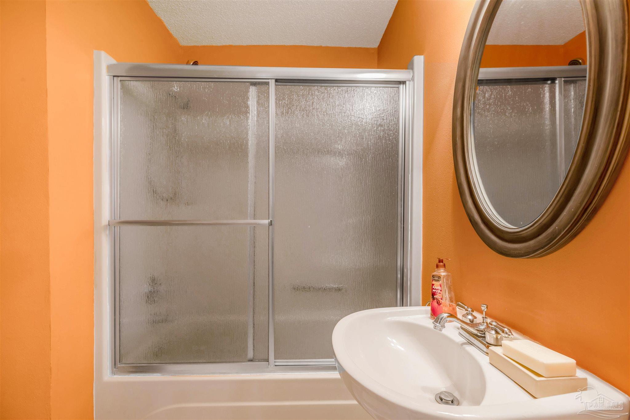 Gulf Breeze, Florida, 32563, United States, 4 Bedrooms Bedrooms, ,4 BathroomsBathrooms,Residential,For Sale,1847314