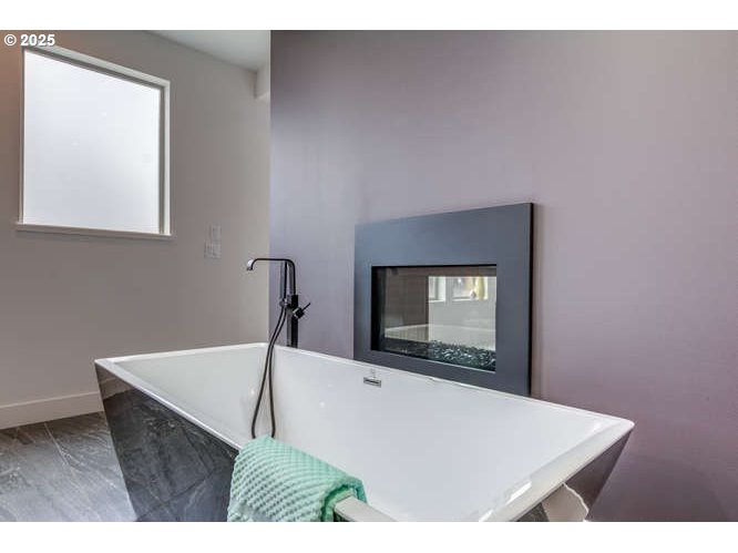 Camas, Washington, 98607, United States, 4 Bedrooms Bedrooms, ,3 BathroomsBathrooms,Residential,For Sale,1826713