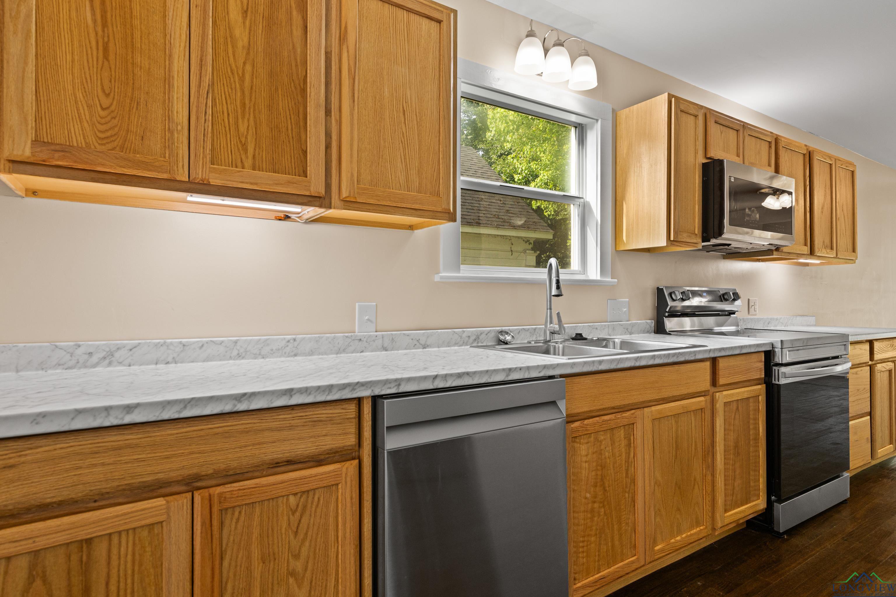 Jefferson, Texas, 75657, United States, 4 Bedrooms Bedrooms, ,5 BathroomsBathrooms,Residential,For Sale,1868474