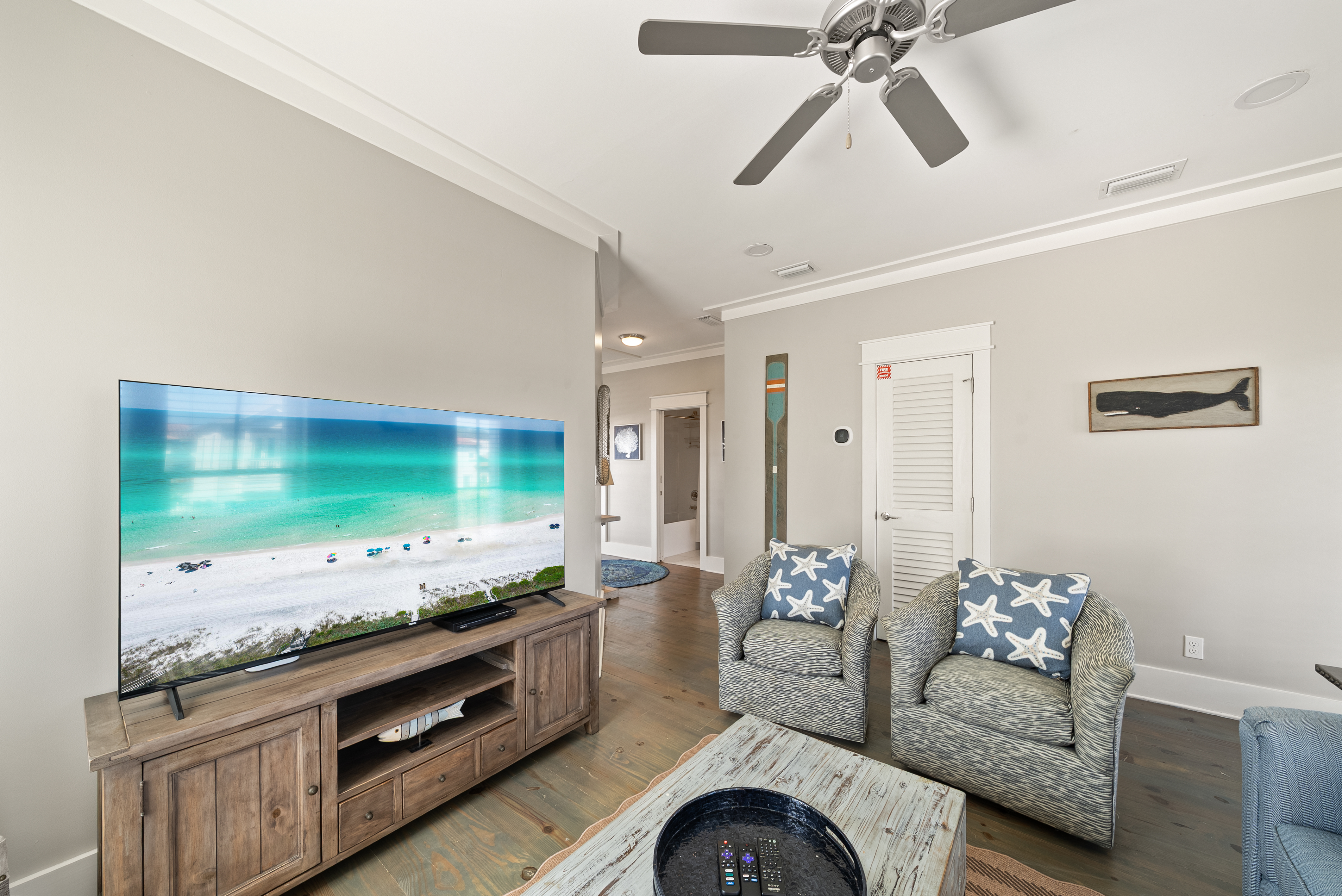  Three-Story Beach Retreat Near Public Beach Access And Local Favorites - 物件實景