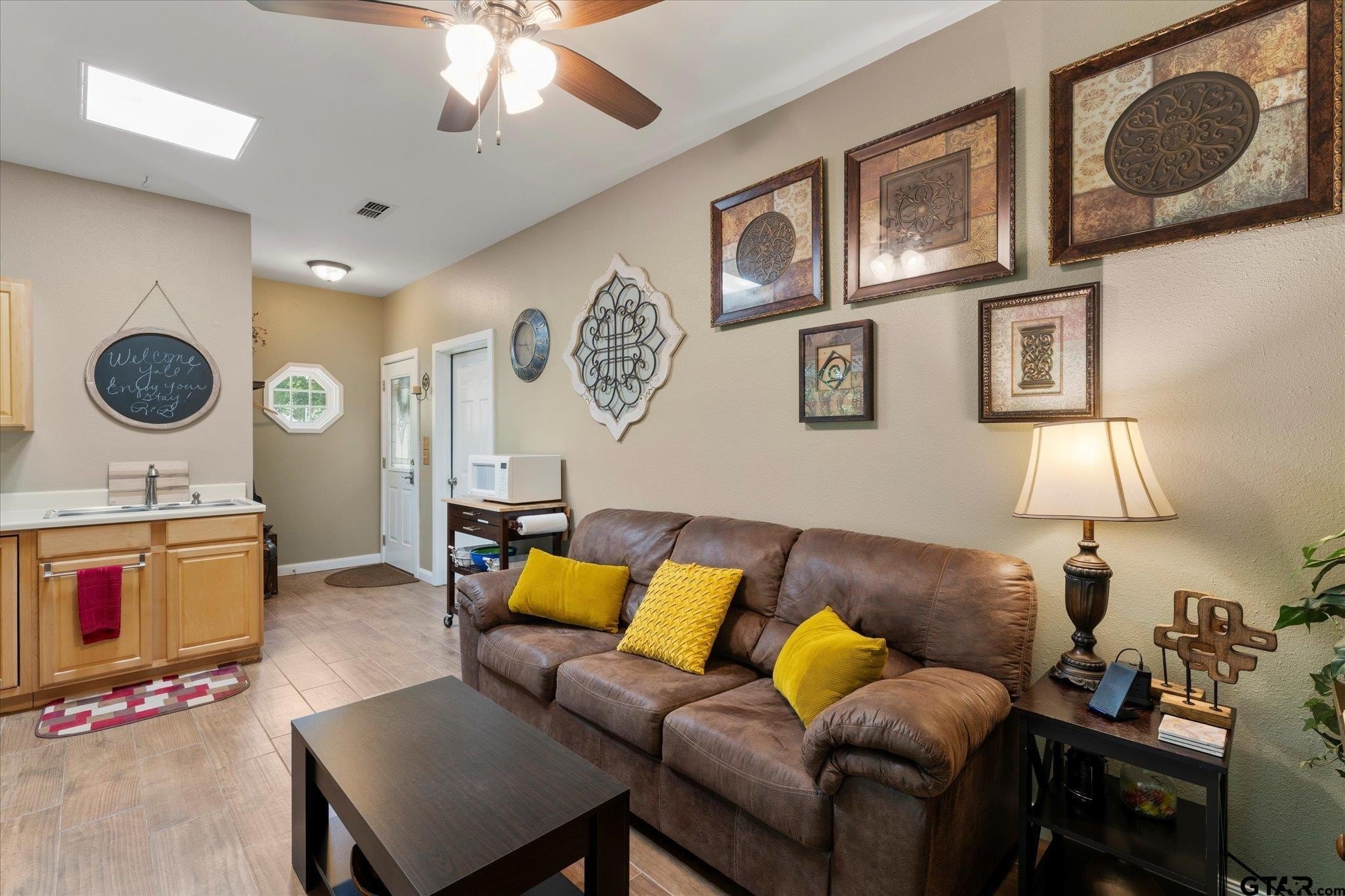 Pittsburg, Texas, 75686, United States, 4 Bedrooms Bedrooms, ,4 BathroomsBathrooms,Residential,For Sale,1983257