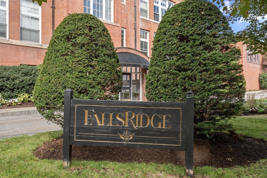 Newton, Massachusetts, 02464, United States, 2 Bedrooms Bedrooms, ,1 BathroomBathrooms,Residential,For Sale,1956329