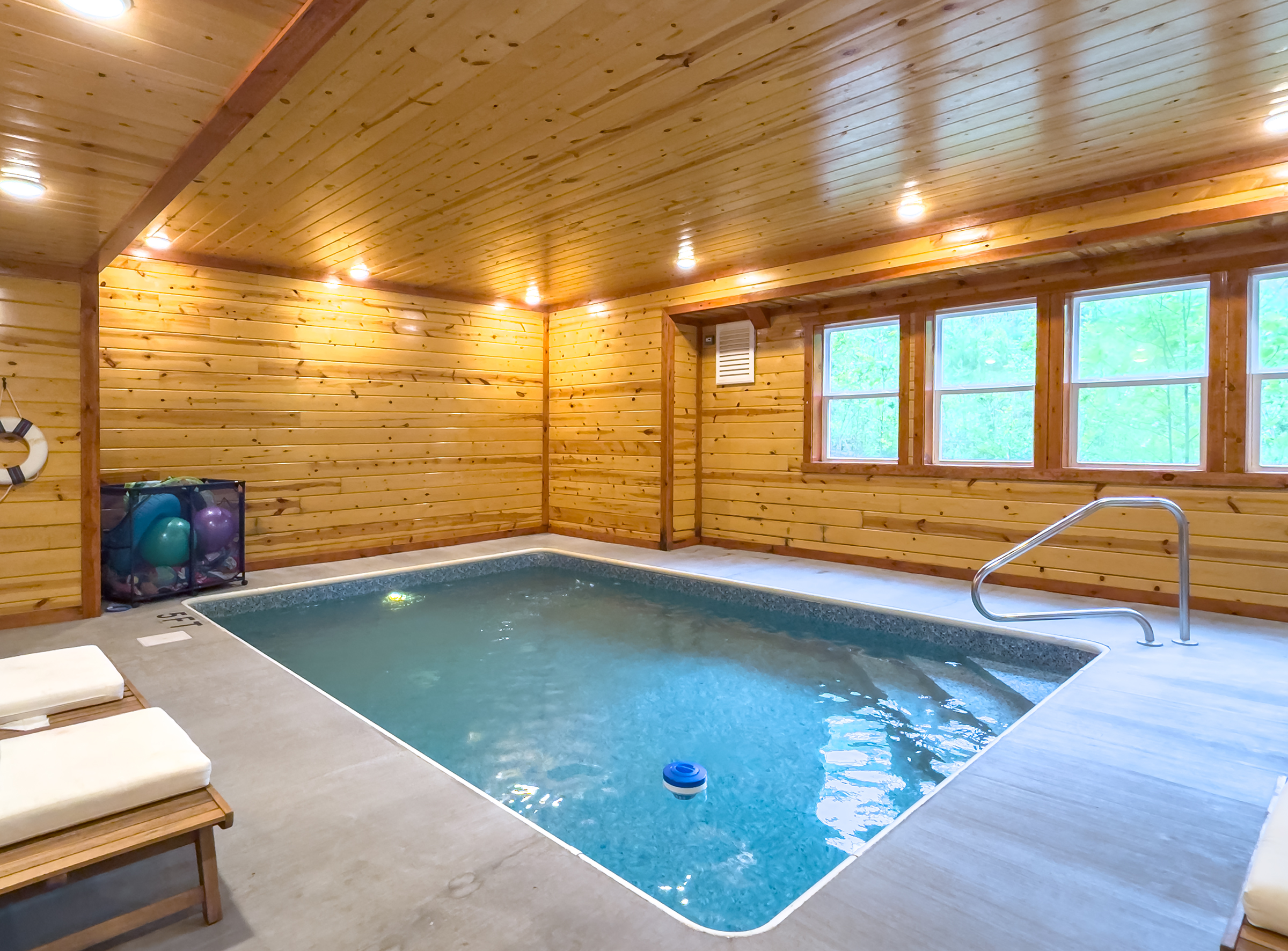 Sevierville, Tennessee, 37862, United States, 6 Bedrooms Bedrooms, ,7 BathroomsBathrooms,Residential,For Sale,1798325