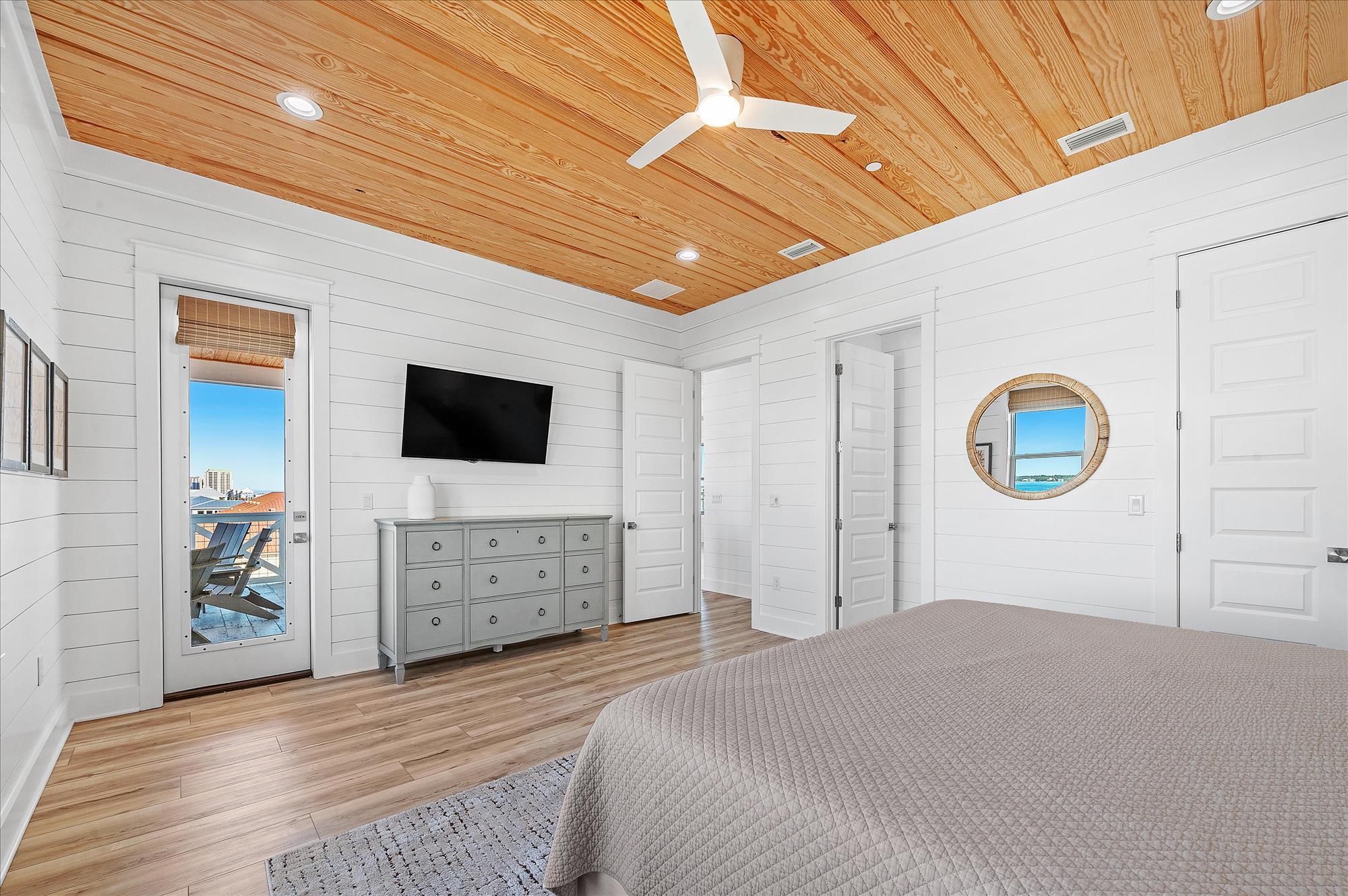 Navarre, Florida, 32566, United States, 8 Bedrooms Bedrooms, ,9 BathroomsBathrooms,Residential,For Sale,1694991