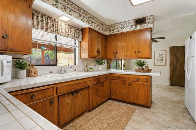 El Cajon, California, 92021, United States, 3 Bedrooms Bedrooms, ,2 BathroomsBathrooms,Residential,For Sale,2039955