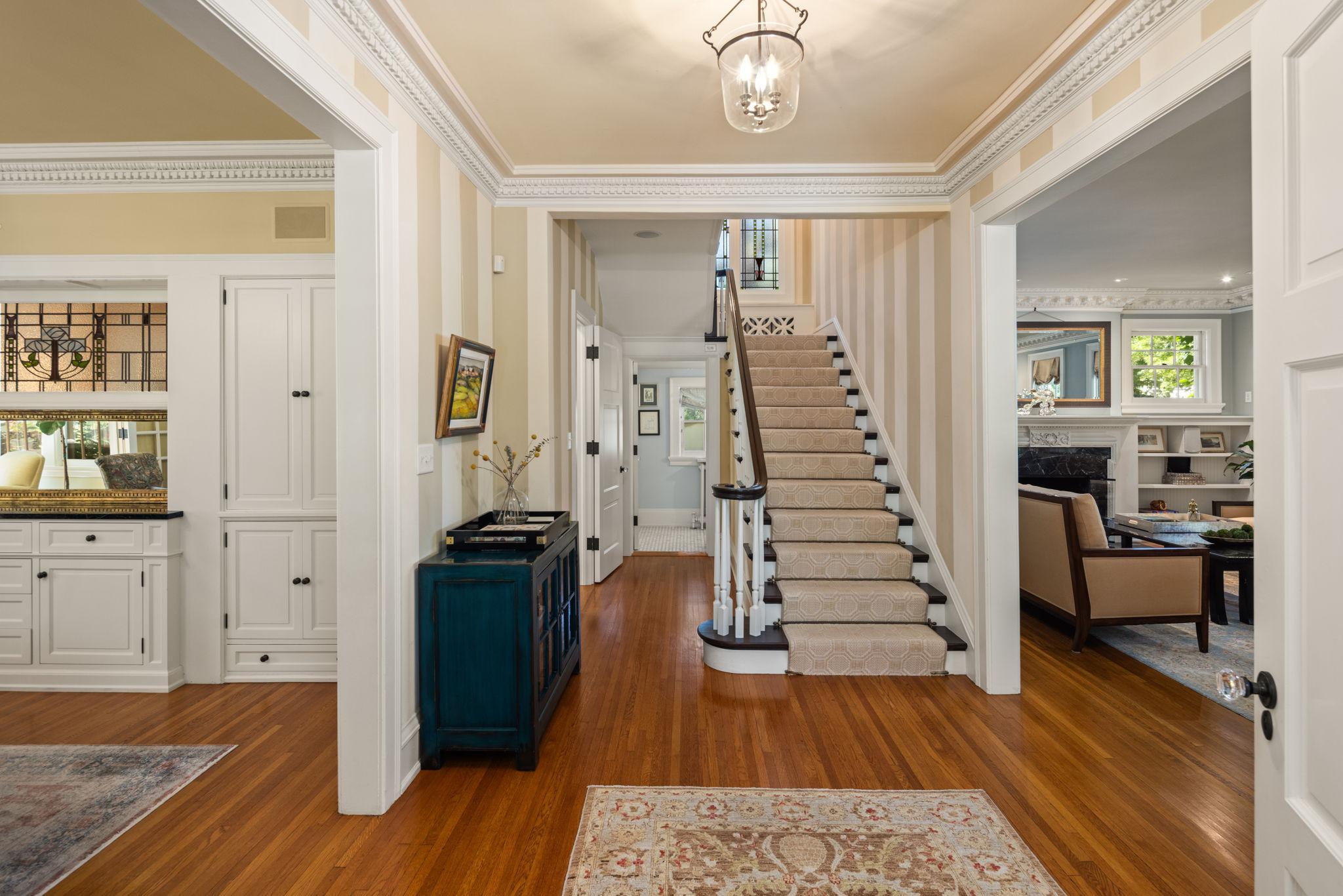 Minneapolis, Minnesota, 55405, United States, 5 Bedrooms Bedrooms, ,3 BathroomsBathrooms,Residential,For Sale,2000918