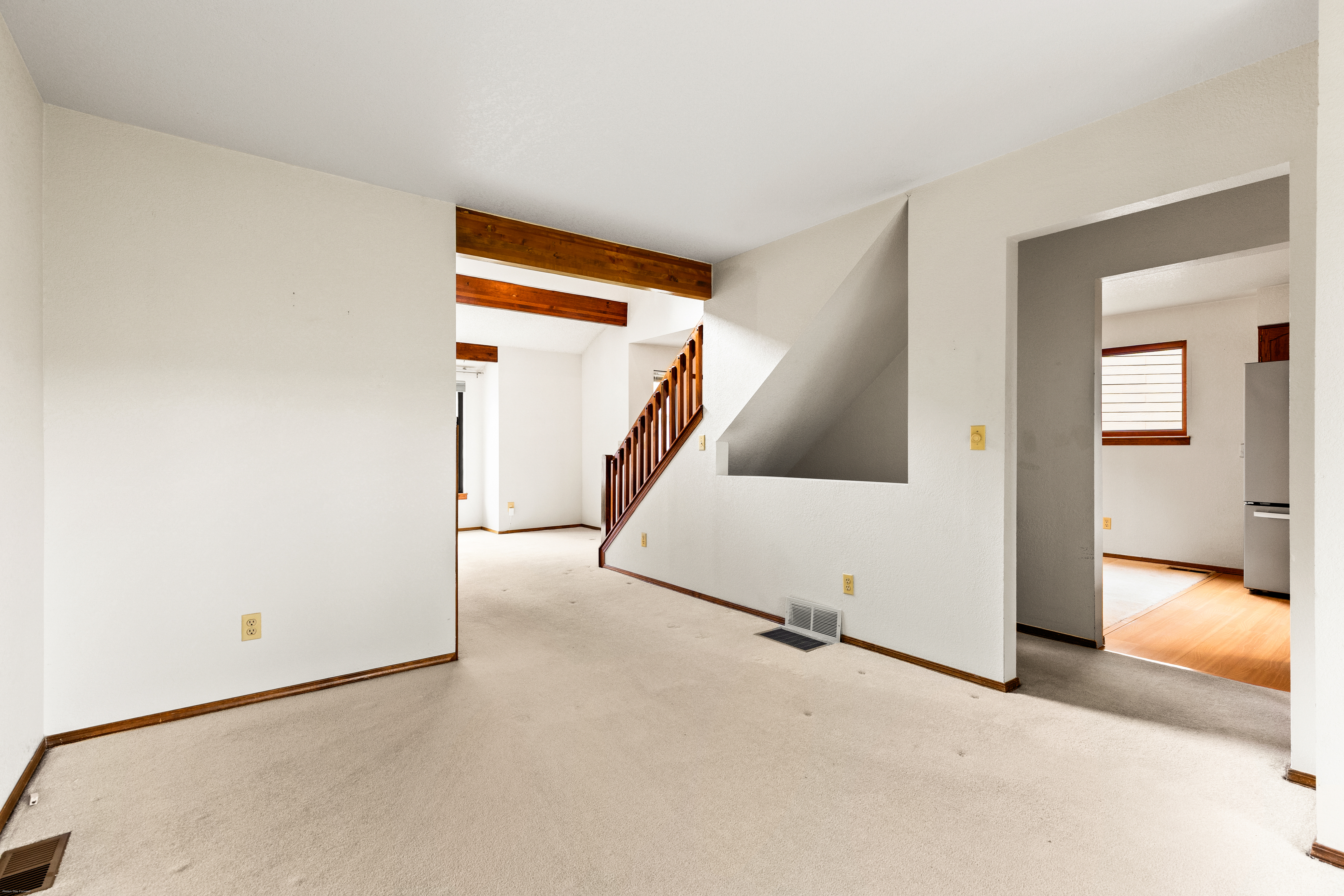  Golden Living in an End-Unit Townhome - 物件實景