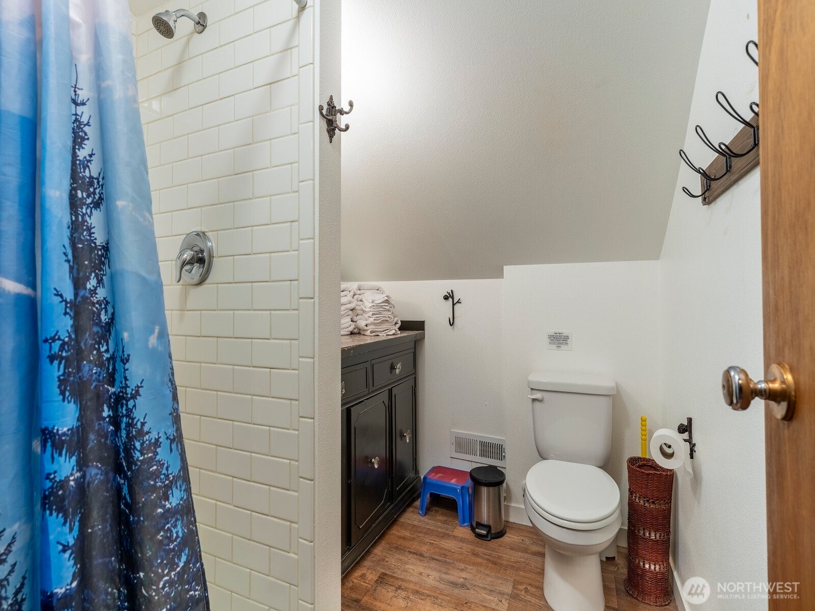 Leavenworth, Washington, 98826, United States, 2 Bedrooms Bedrooms, ,1 BathroomBathrooms,Residential,For Sale,1785099