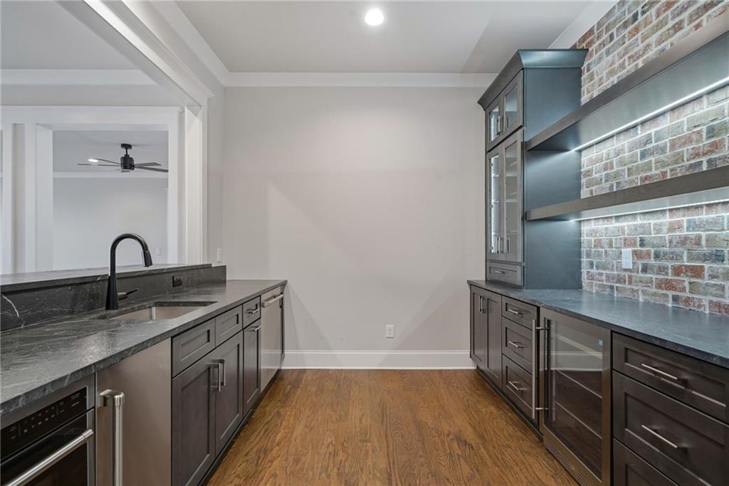 Gainesville, Georgia, 30506, United States, 5 Bedrooms Bedrooms, ,7 BathroomsBathrooms,Residential,For Sale,1996657