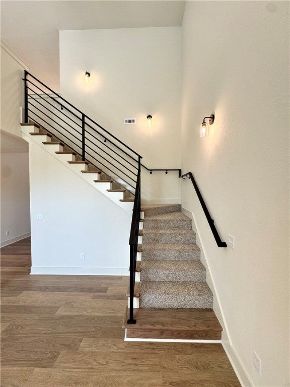 Rogers, Arkansas, 72758, United States, 5 Bedrooms Bedrooms, ,3 BathroomsBathrooms,Residential,For Sale,2002249