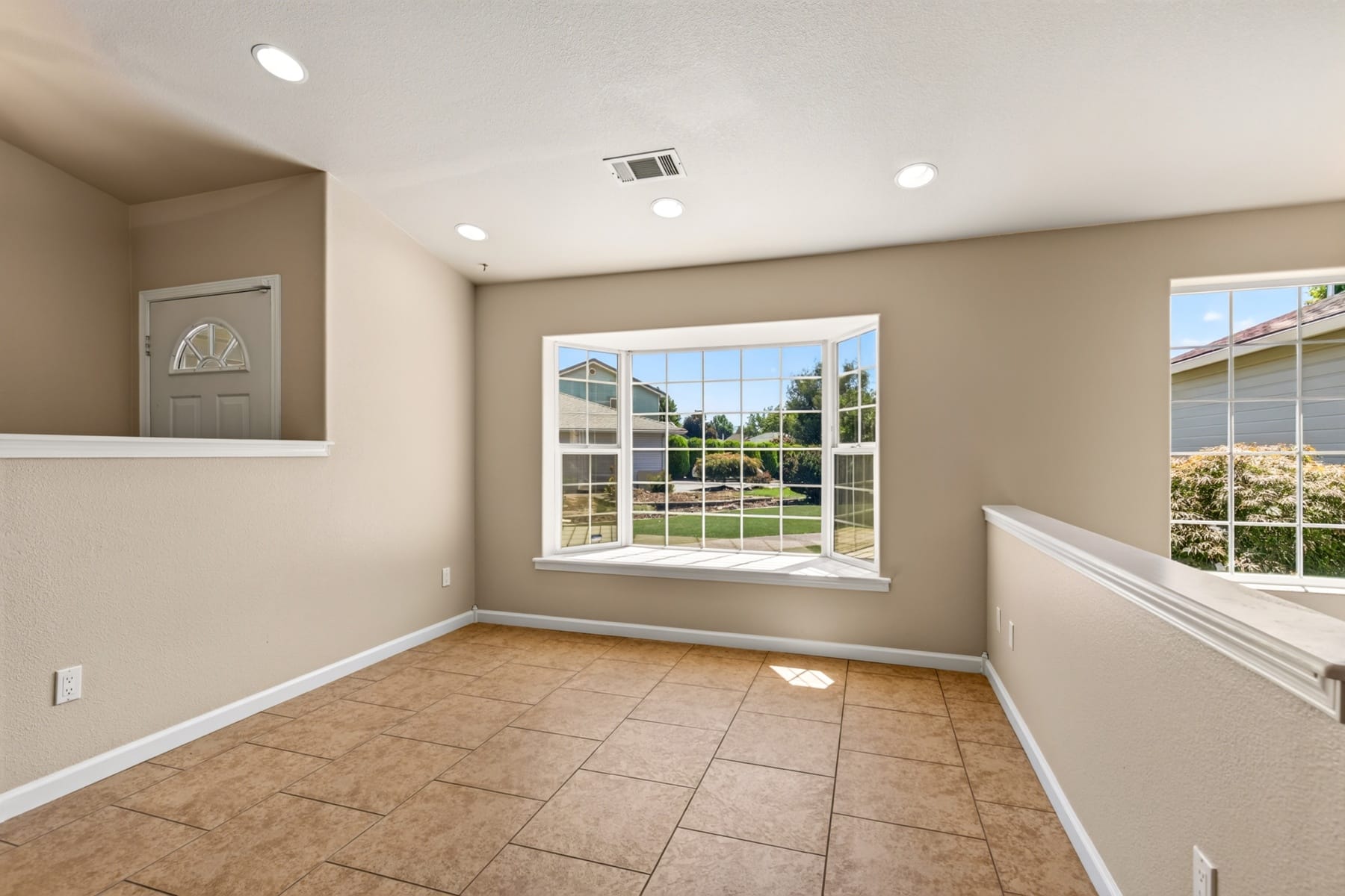  182 Justin Court Central Point, OR 97502 - 物件實景