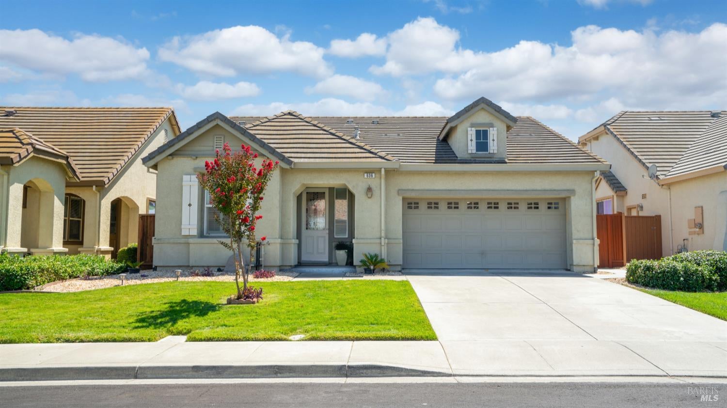 Vacaville, California, 95687, United States, 2 Bedrooms Bedrooms, ,2 BathroomsBathrooms,Residential,For Sale,1911882