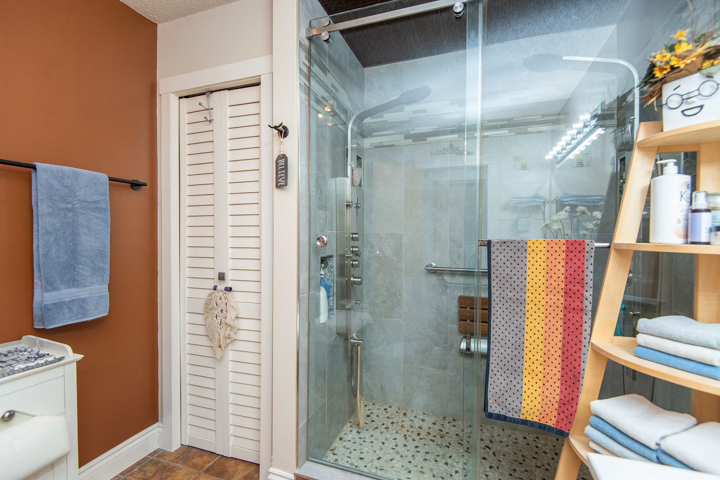  Rural Lacombe County, North - 物件實景