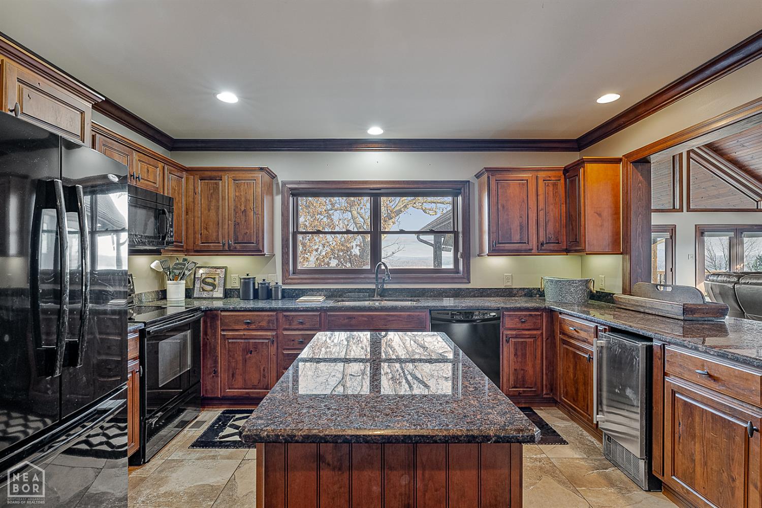 Mountain Home, Arkansas, 72653, United States, 5 Bedrooms Bedrooms, ,3 BathroomsBathrooms,Residential,For Sale,2002861