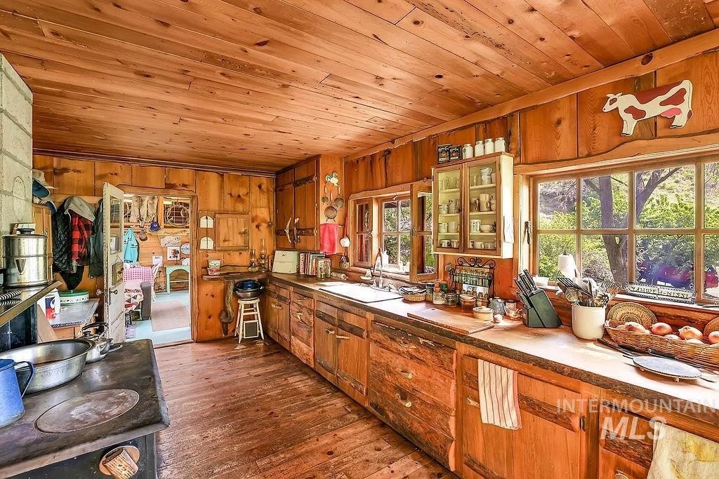 Riggins, Idaho, 83549, United States, 2 Bedrooms Bedrooms, ,1 BathroomBathrooms,Residential,For Sale,1826044