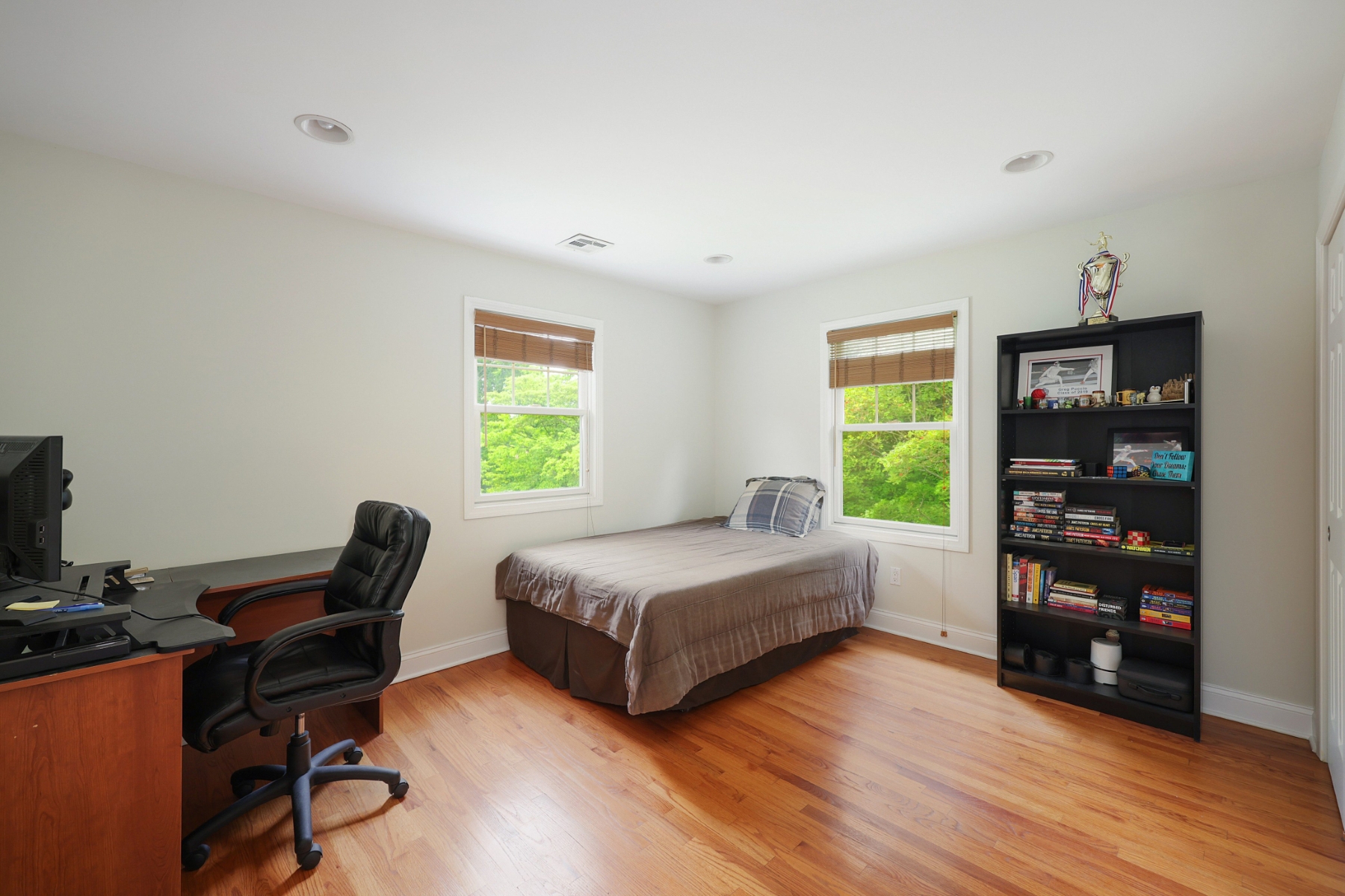  Beautifully Maintained Colonial Situated on a Quiet Cul-de-Sac - 物件實景