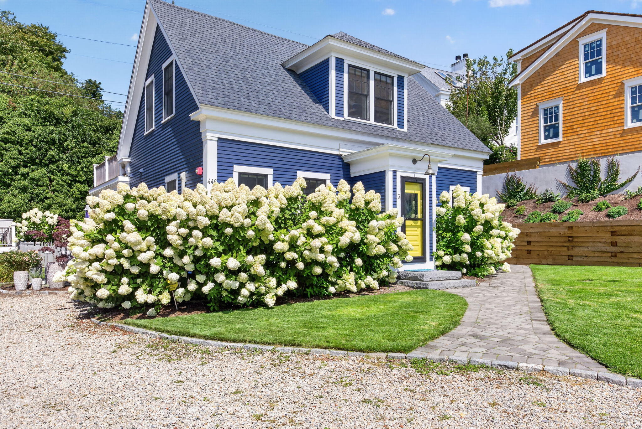  Designer Finishes, Private Yard & Deeded Parking - 物件實景