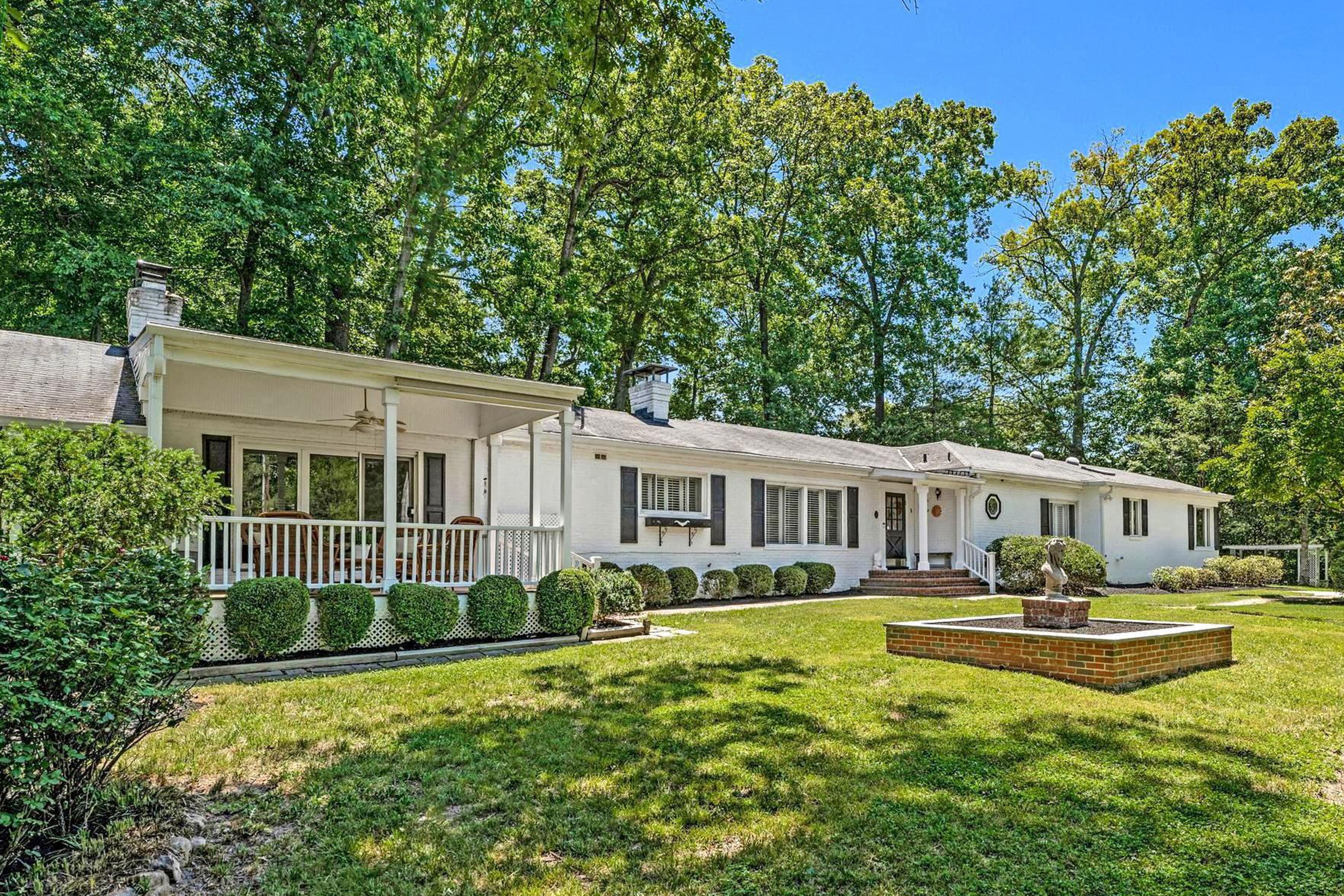  8601 Mount Zephyr Drive, Alexandria, VA, 22309 - 物件實景