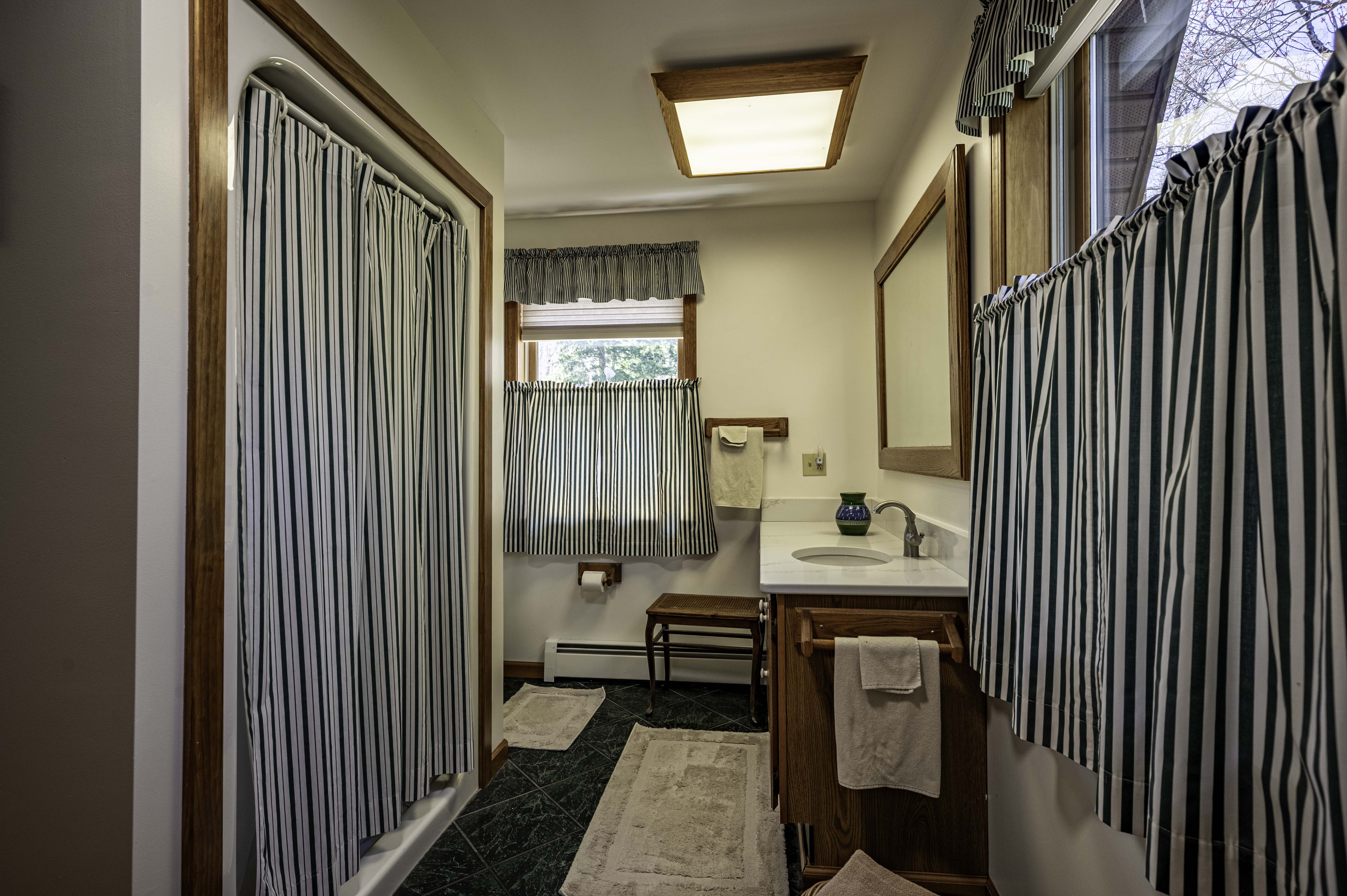  Fourth Lake Beauty with Sandy Shoreline - 物件實景