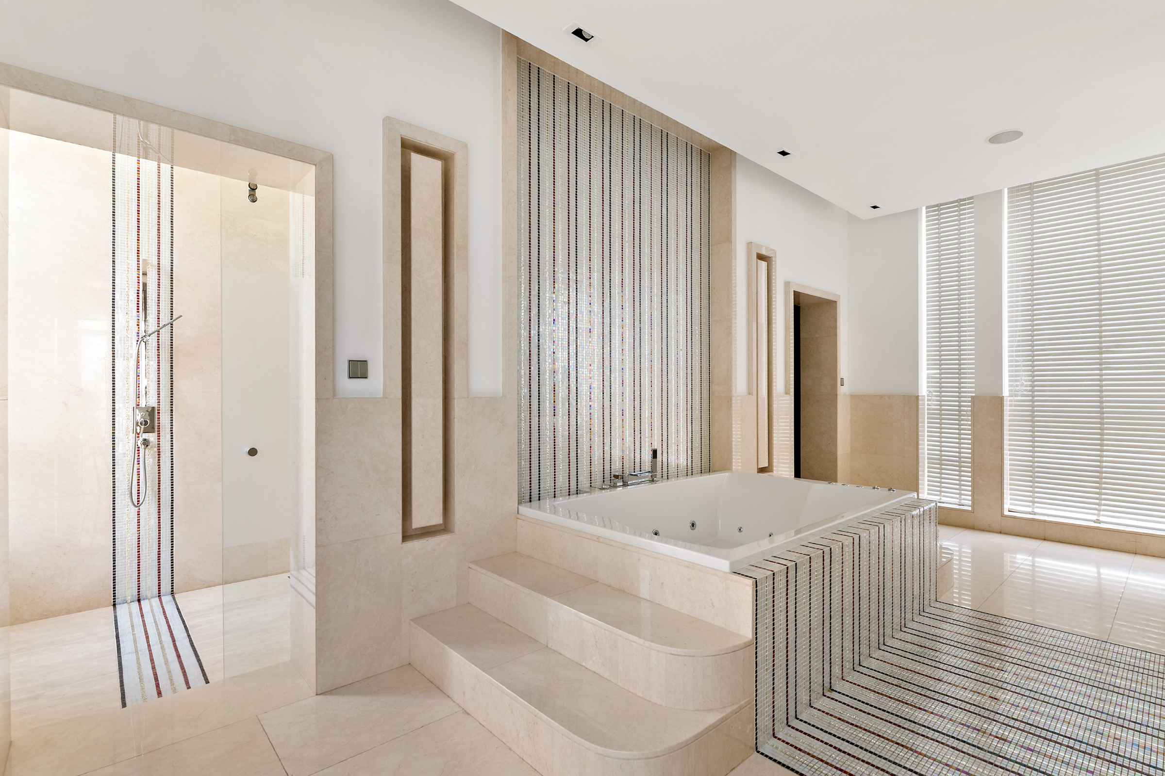  Exceptional Design Opportunity in Emirates Hills - 物件實景