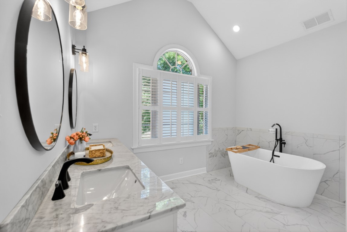 Forest, Virginia, 24551, United States, 4 Bedrooms Bedrooms, ,4 BathroomsBathrooms,Residential,For Sale,2048655