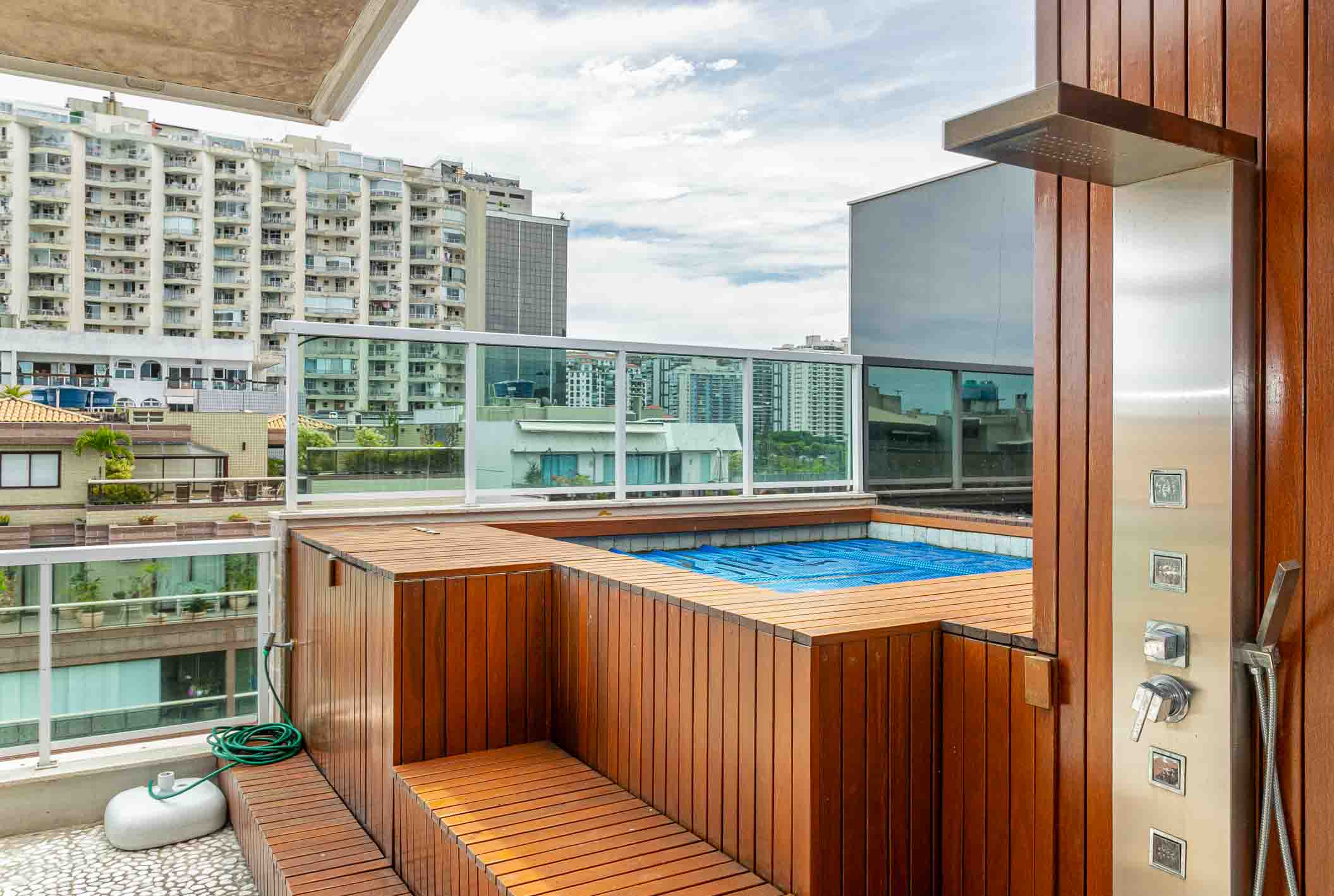  Renovated penthouse with four bedrooms near the beach - 物件實景
