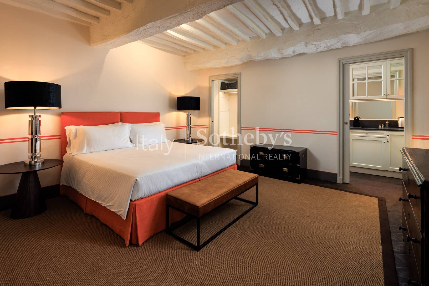  A prestigious wine estate with villa, pool and church - 物件實景